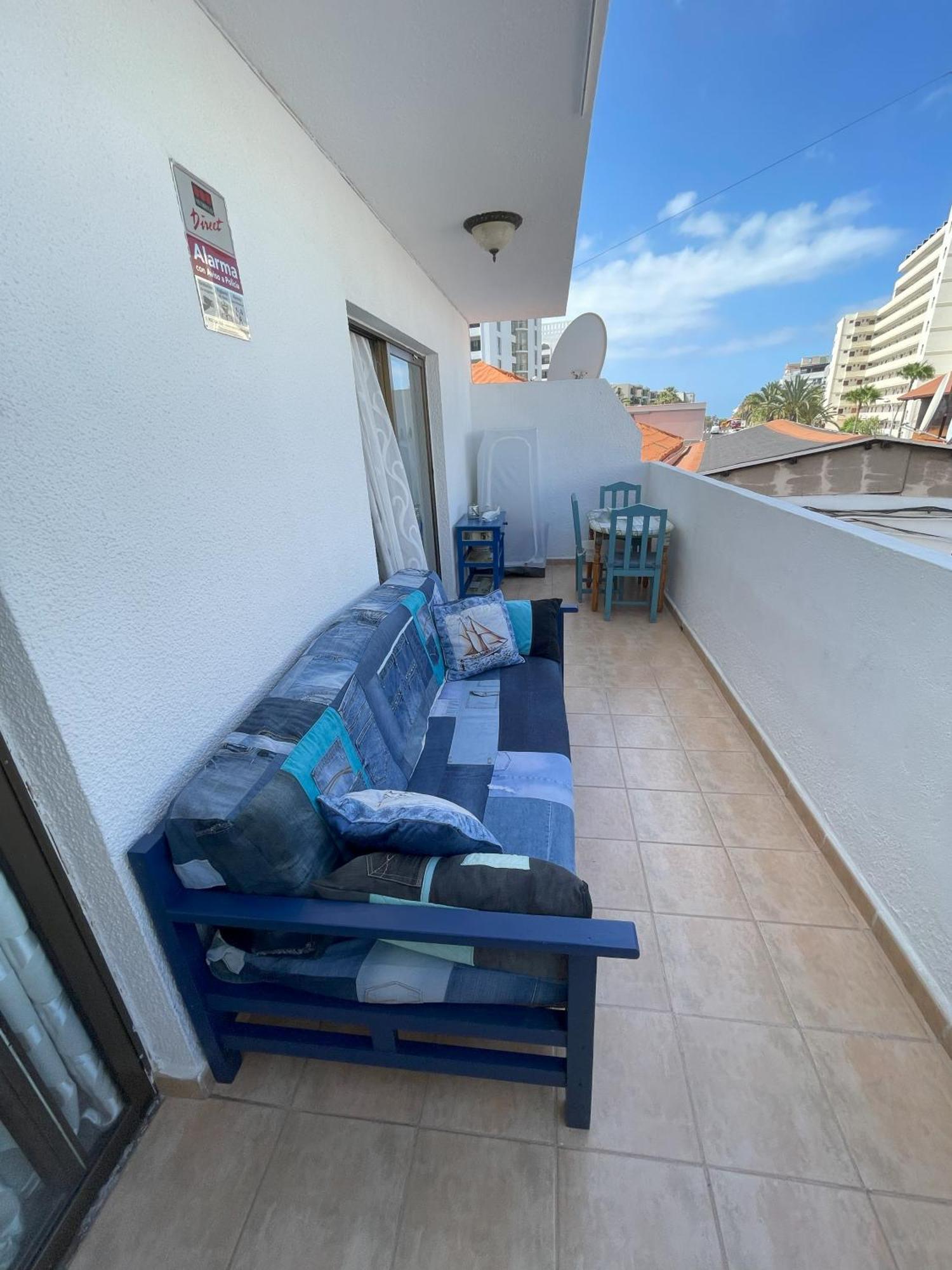 Fine Art Jeans Apartment Arona  Exterior photo
